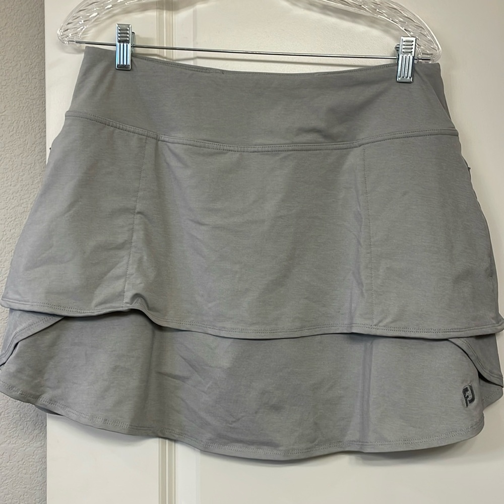 Women’s FootJoy golf skirt